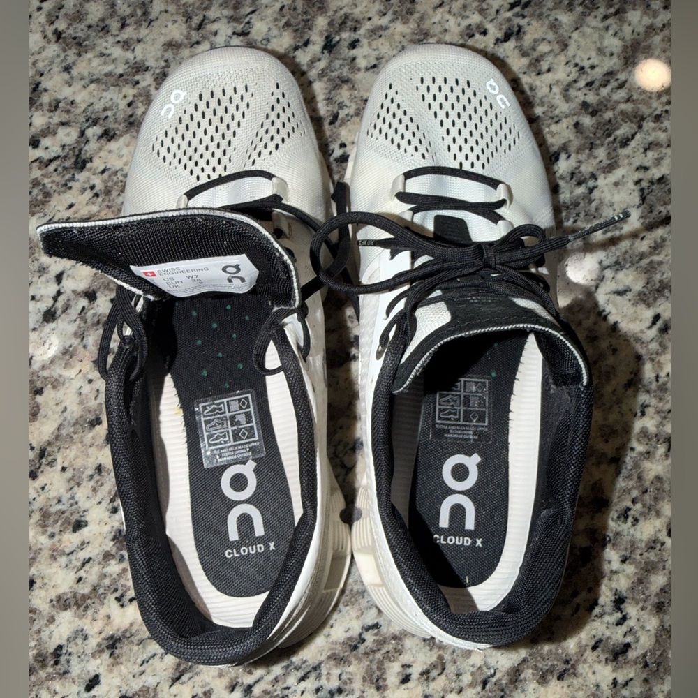 On Running Cloud White and Black Running Sneakers - Picture 6 of 8